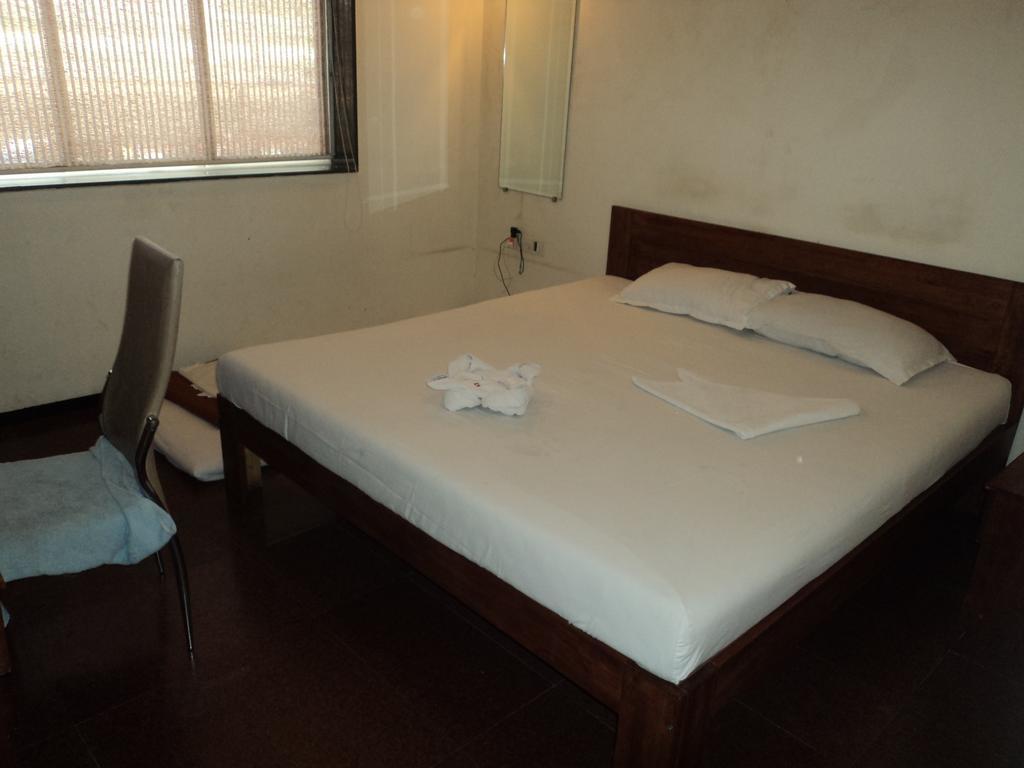 Hotel Q Deck Bombaj Pokój zdjęcie