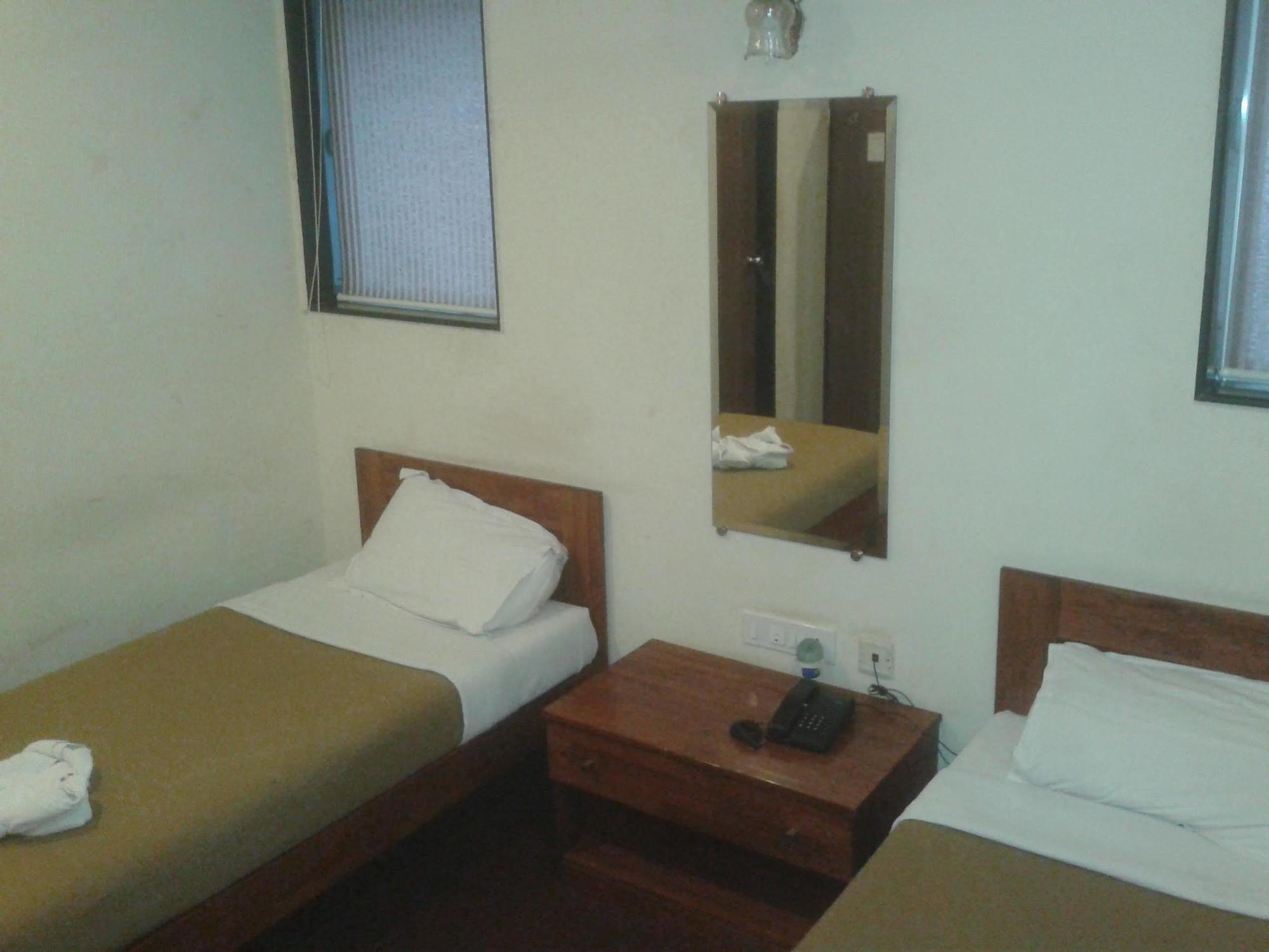 Hotel Q Deck Bombaj Zewnętrze zdjęcie